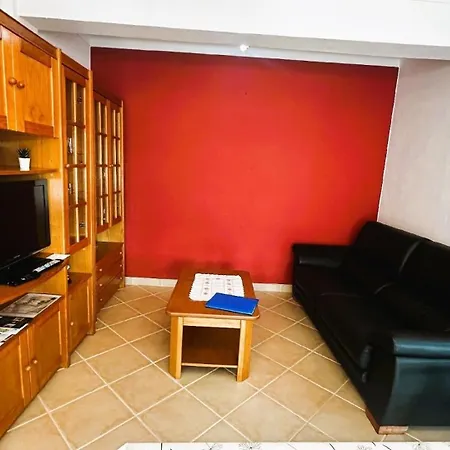 Charles Haus شقة